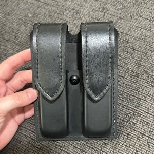 Black Leather Dual mag Pouch